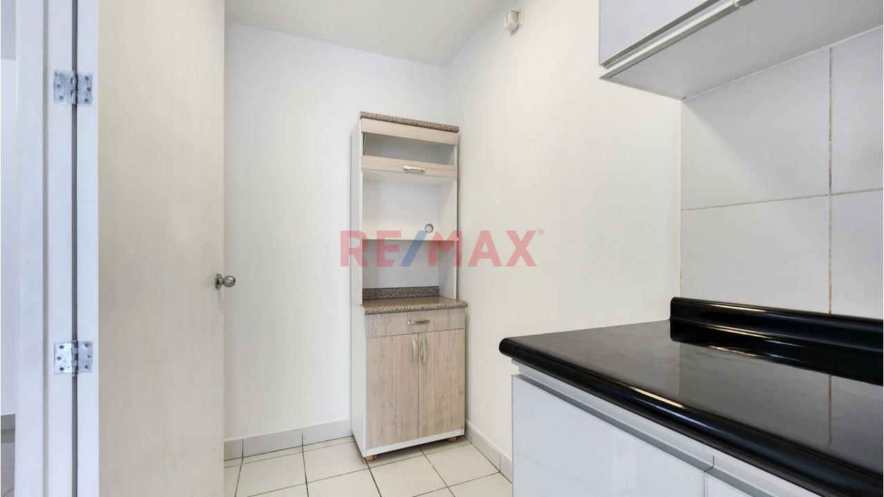 Alquiler En Condominio Departamento + Estacionamiento Chorrillos — foto 13