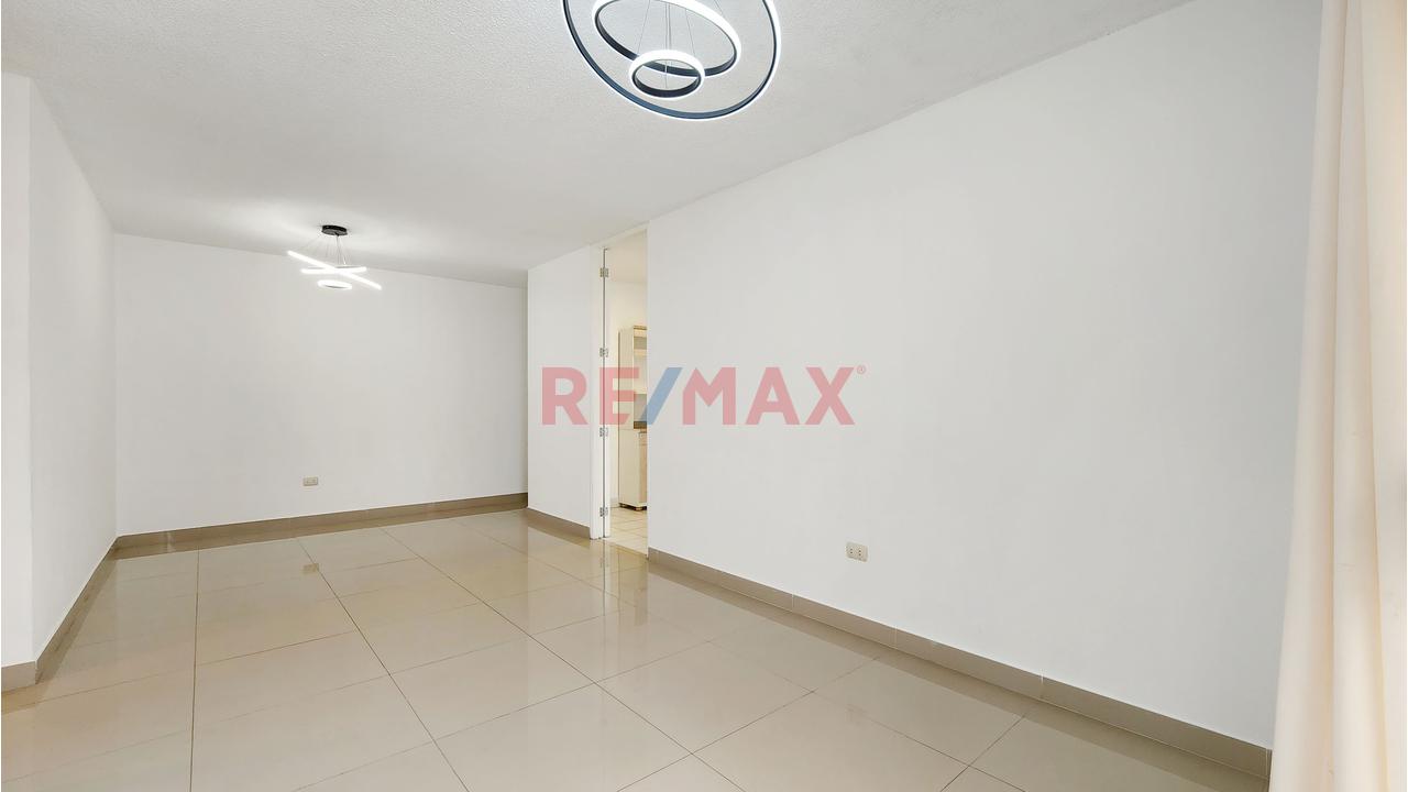 Alquiler En Condominio Departamento + Estacionamiento Chorrillos — foto 3