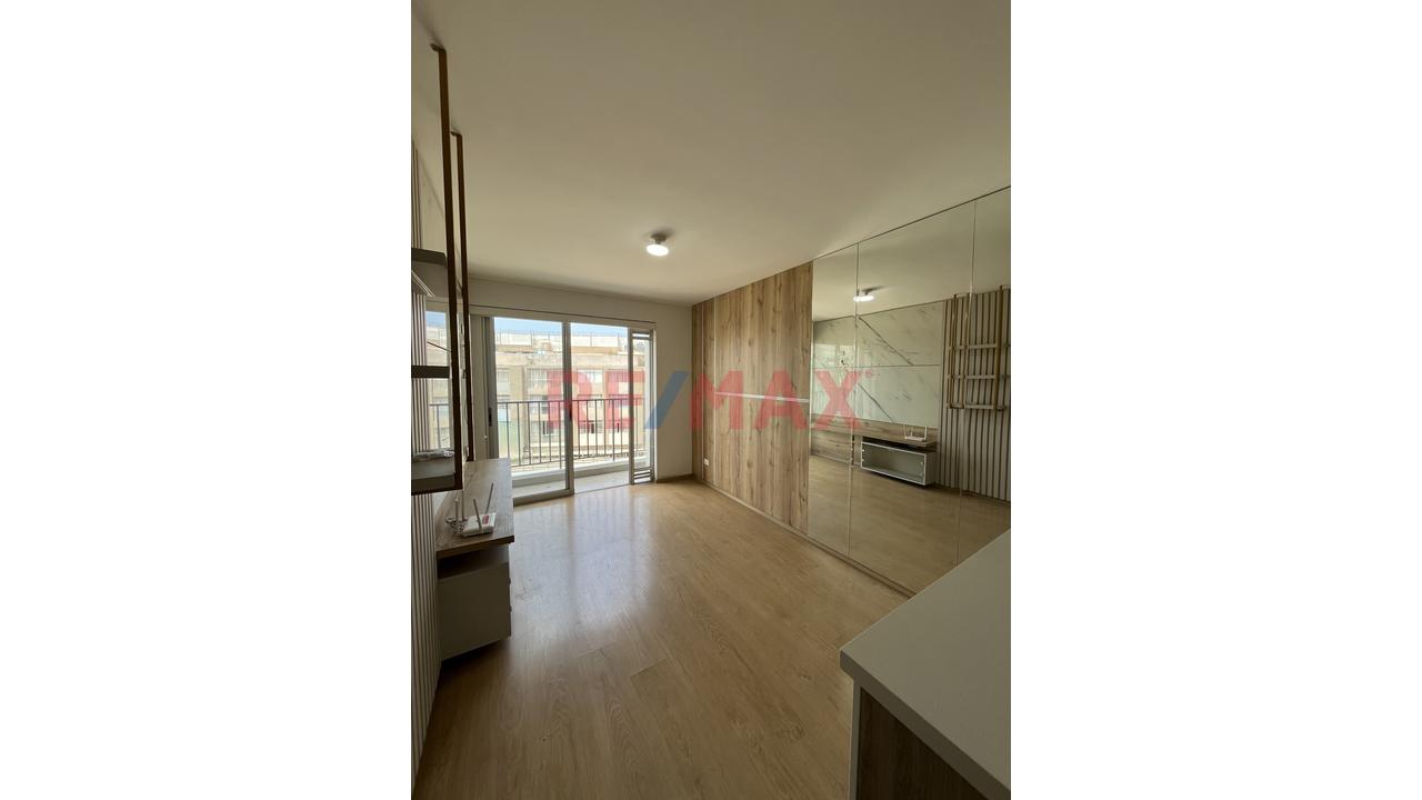 Departamento En Alquiler De 1 Dormitorio – Breña | Frente A Futura Estación Arica Del Metro 2 — foto 2
