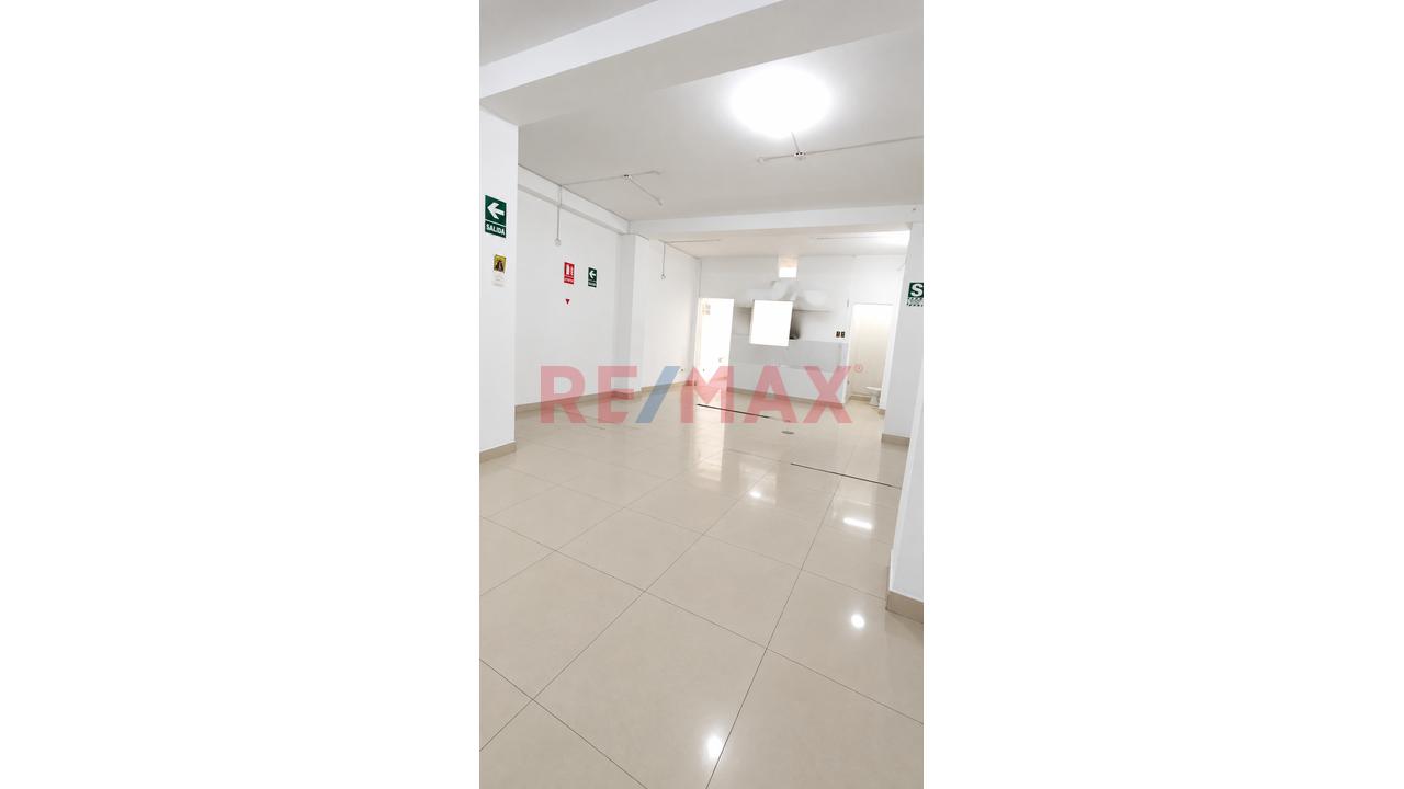 📣Alquiler De Amplio Local Comercial En Primer Piso En Villa El Salvador - Av Guardia Republicana — foto 4