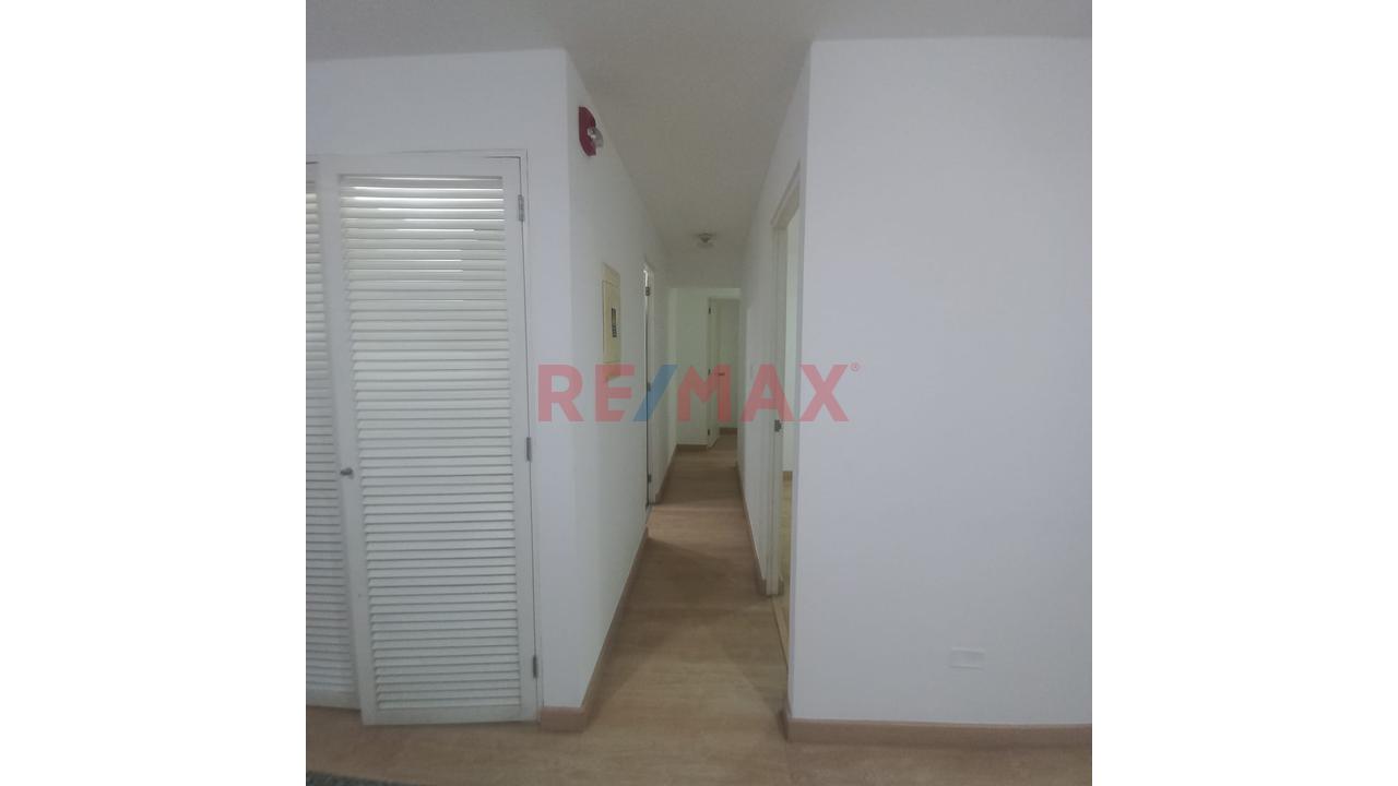 Departamento En Alquiler En Jesús María + Estacionamiento — foto 12