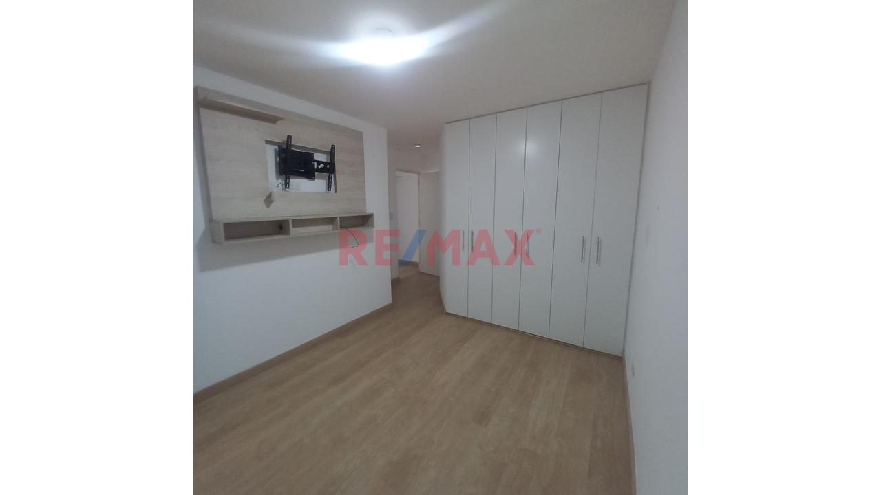 Departamento En Alquiler En Jesús María + Estacionamiento — foto 6