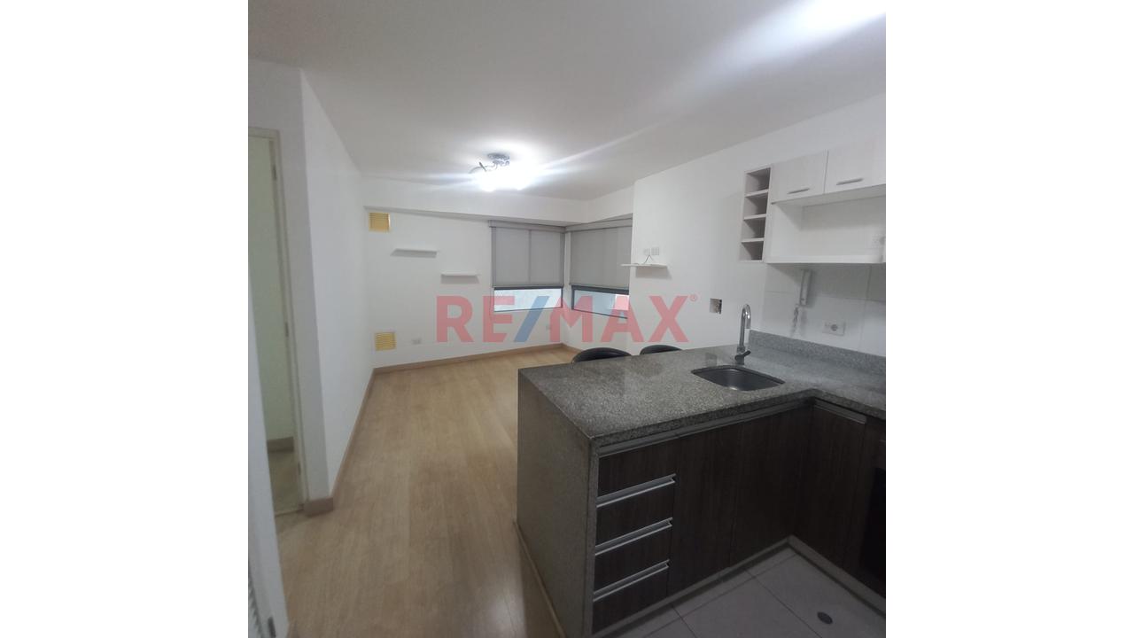 Departamento En Alquiler En Jesús María + Estacionamiento — foto 4