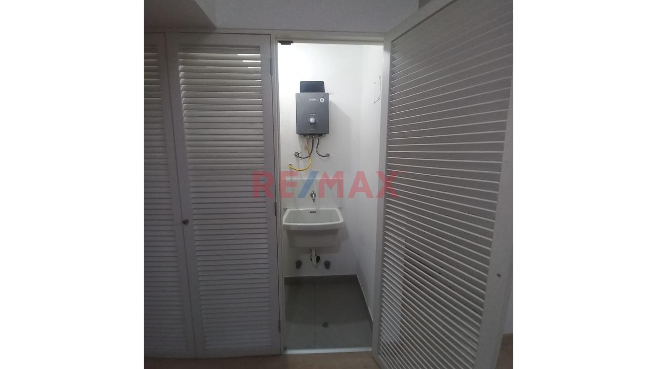 Departamento En Alquiler En Jesús María + Estacionamiento — foto 13