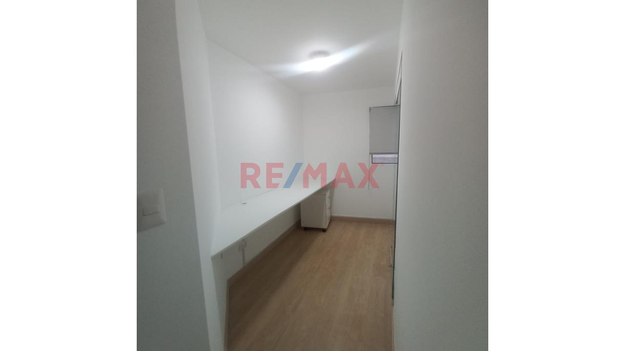 Departamento En Alquiler En Jesús María + Estacionamiento — foto 9