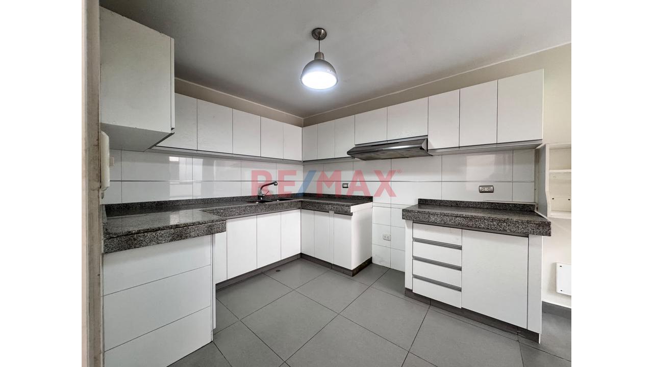Hermoso Duplex En Venta  Frente A Parque -  Las Gardenias Surco — foto 12