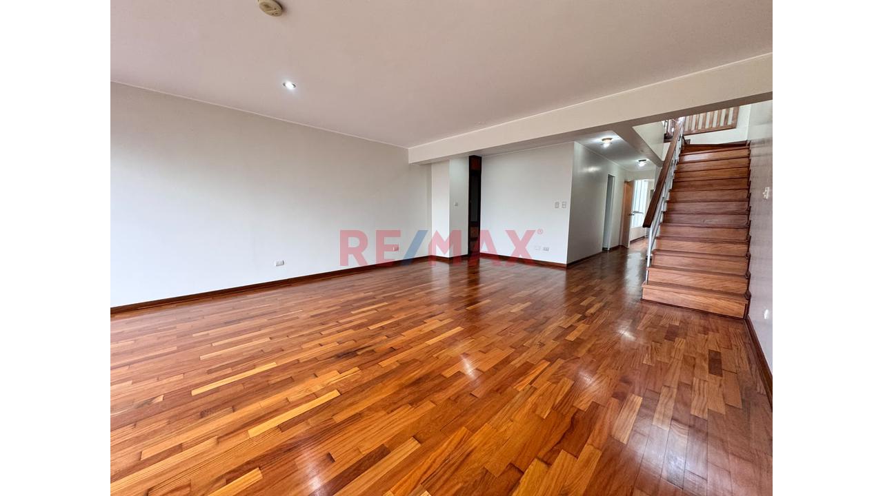 Hermoso Duplex En Venta  Frente A Parque -  Las Gardenias Surco — foto 6