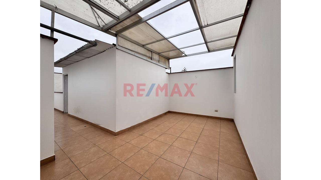 Hermoso Duplex En Venta Frente A Parque - Las Gardenias Surco - 18