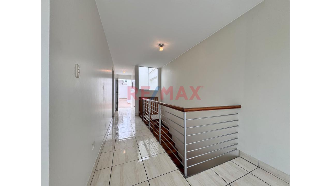 Hermoso Duplex En Venta Frente A Parque - Las Gardenias Surco - 16