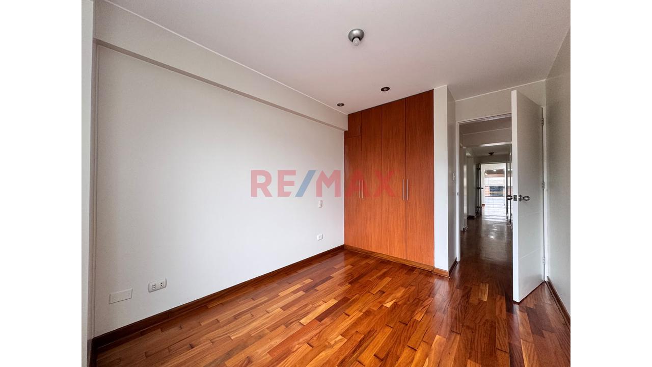 Hermoso Duplex En Venta  Frente A Parque -  Las Gardenias Surco — foto 8