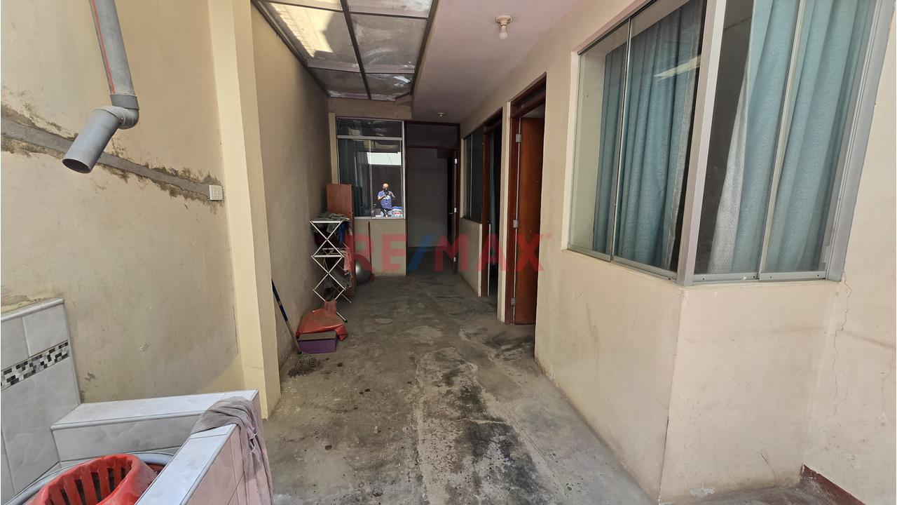 Casa De 5 Pisos En Venta En Urb. San Diego - Smp - 9
