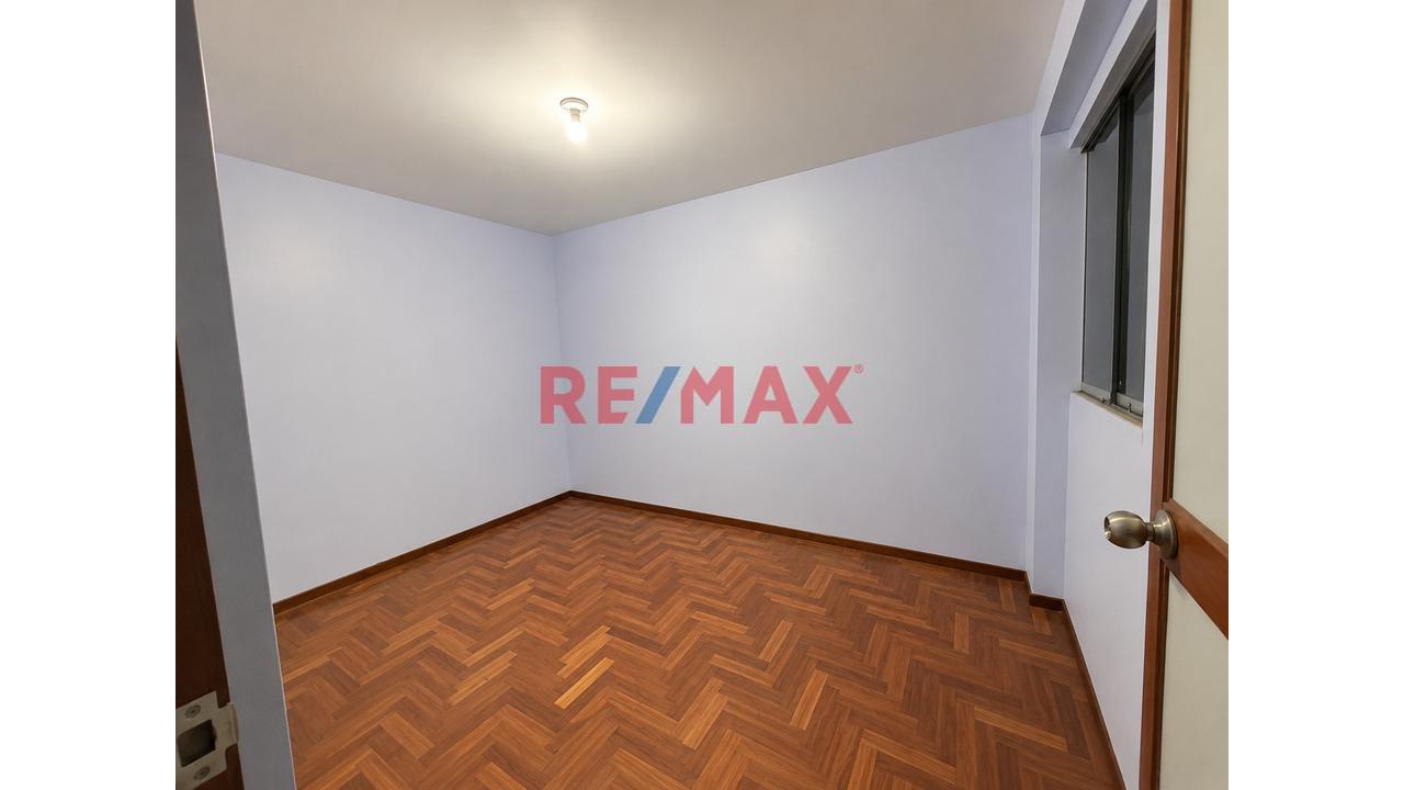 Venta De Edificio De 5 Pisos En Avenida En Carabayllo — foto 9