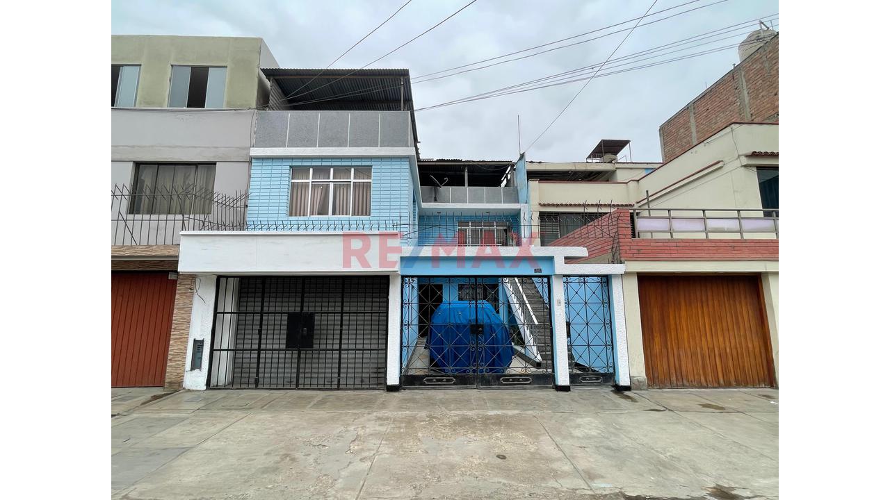 Se Alquila Departamento De 150M2 Con Cochera En Primer Piso Frente A Parque