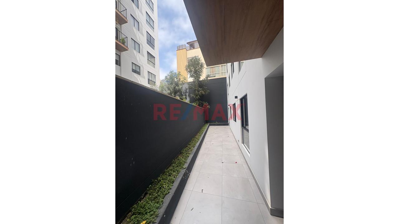 Estreno En Miraflores / Primer Piso Con Terraza/ No Paga Alcabala — foto 9