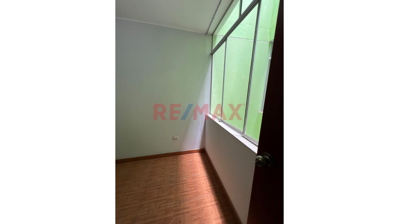 Departamento En Avenida Principal Saco Rojas - 11