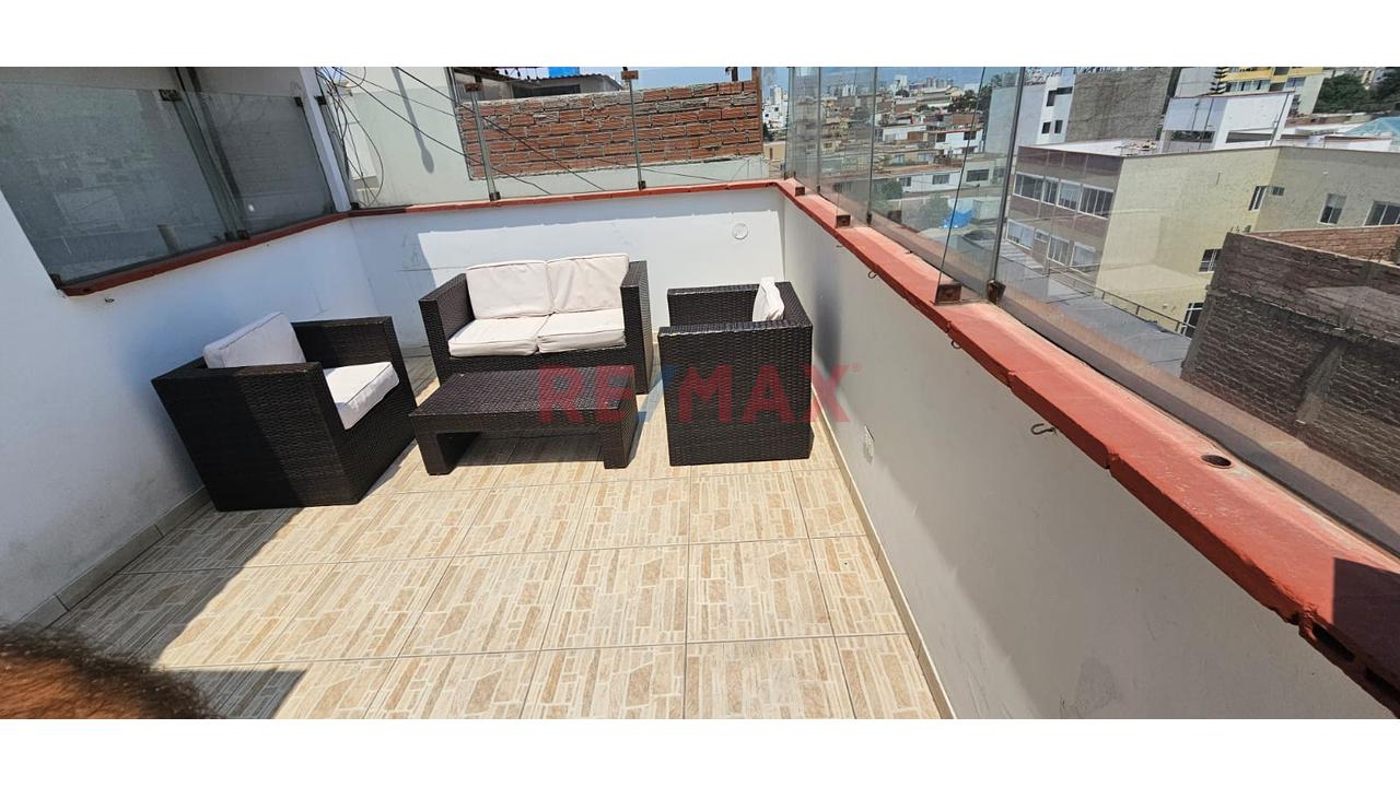 Alquiler De Amplio Departamento Triplex 5 Habitaciones