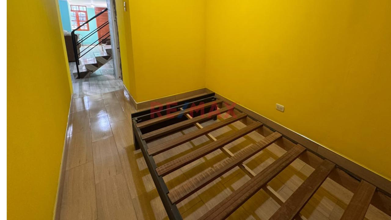 Casa En Venta Con Estacionamiento | Derrama Magisterial - 17