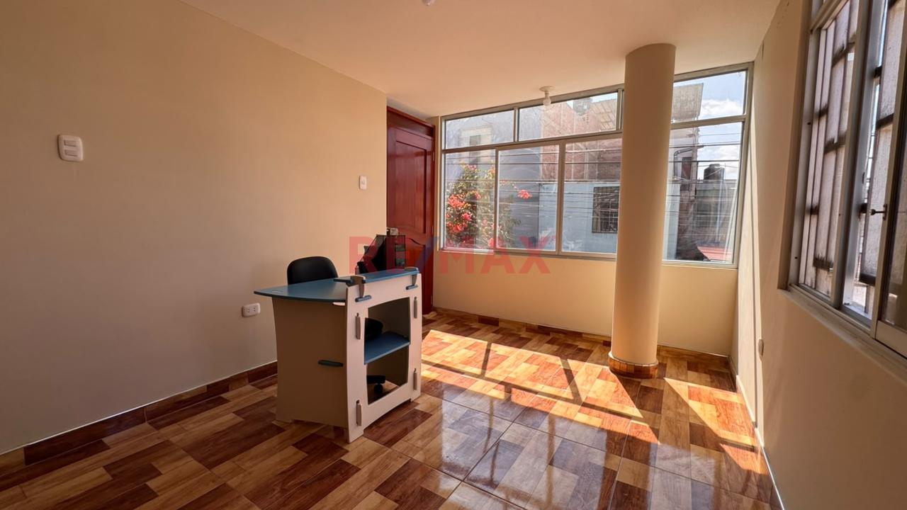 Casa En Venta Con Estacionamiento | Derrama Magisterial - 8