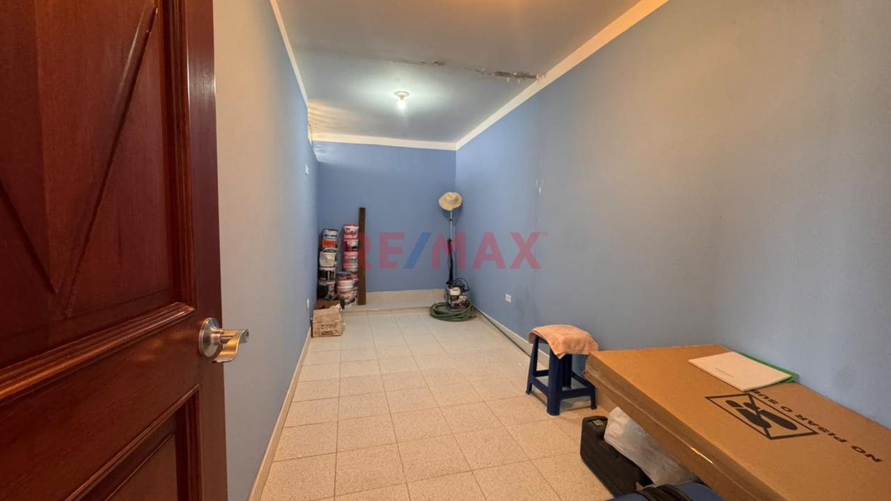 Casa En Venta Con Estacionamiento | Derrama Magisterial - 14