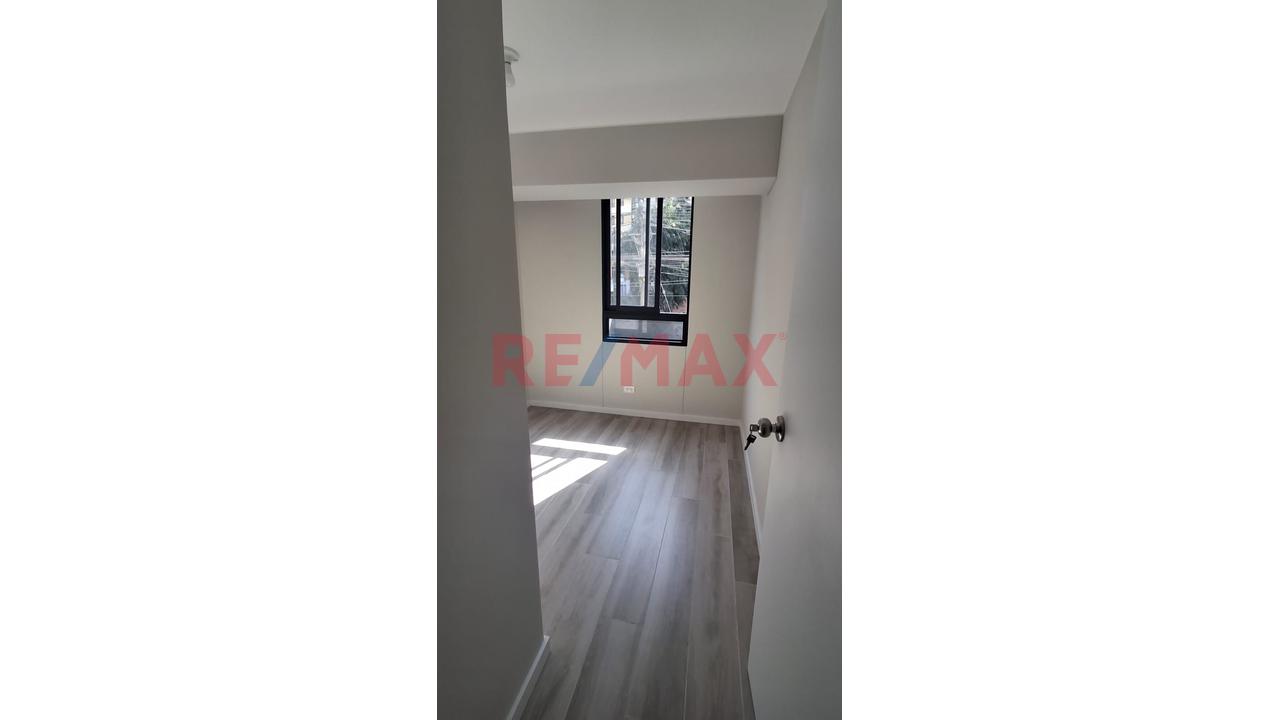 Se Vende Departamento En Estreno + 3 Dormitorios + 2 Estacionamientos A Una Cuadra Del Campo De Marte - 17