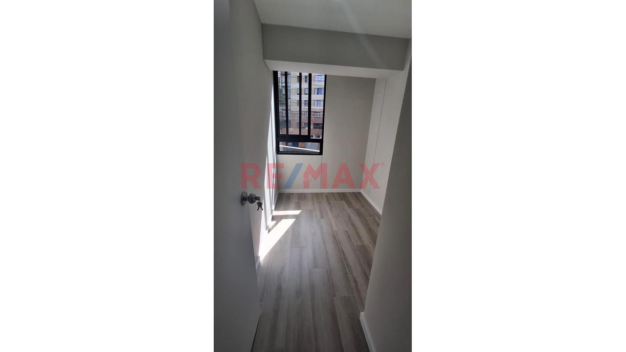 Se Vende Departamento En Estreno + 3 Dormitorios + 2 Estacionamientos A Una Cuadra Del Campo De Marte - 16