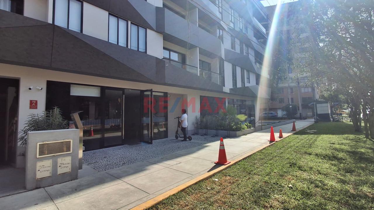 Se Vende Departamento En Estreno + 3 Dormitorios + 2 Estacionamientos A Una Cuadra Del Campo De Marte — foto 3