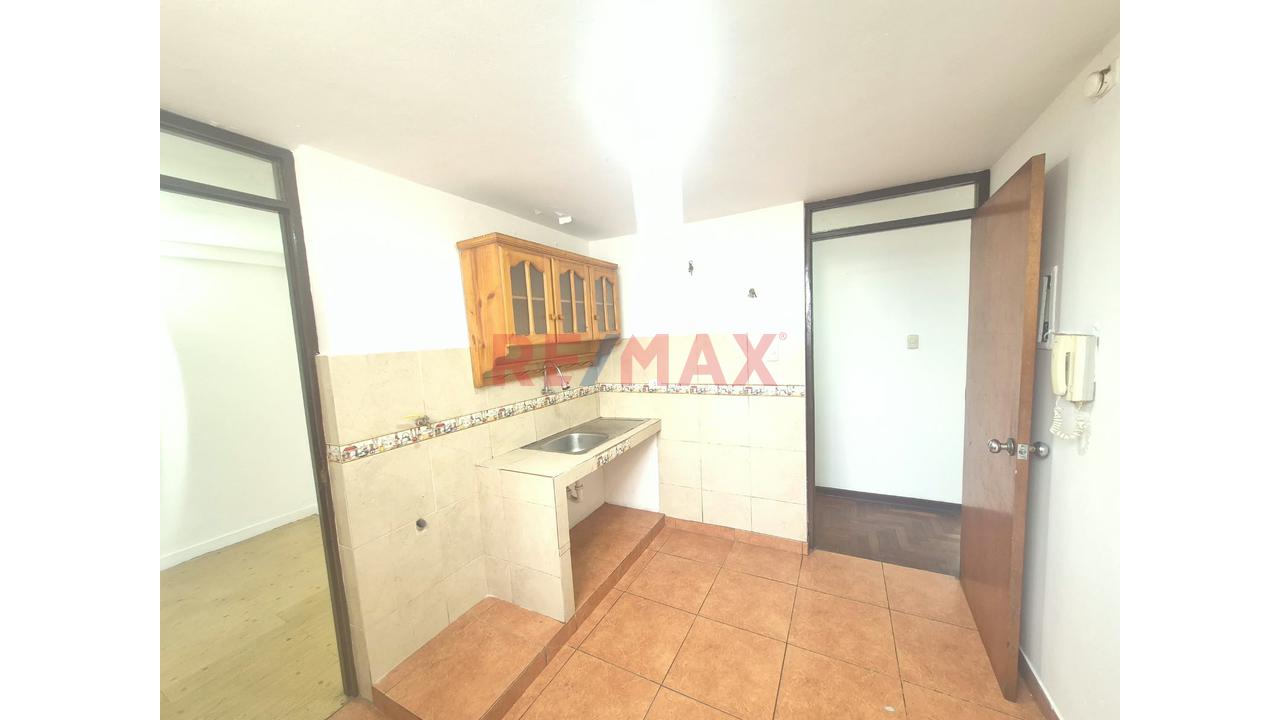 Vendo Departamento De 68 M² En Surco: Conectividad | Frente A Wong Y A Pasos Del Metro — foto 3