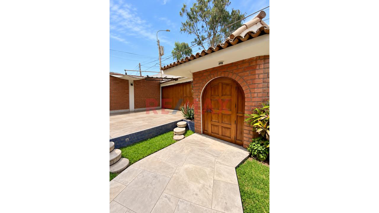 Casa Con Piscina En Rinconada Del Lago | Espacios Para Disfrutar, Compartir Y Vivir Con Privacidad — foto 2