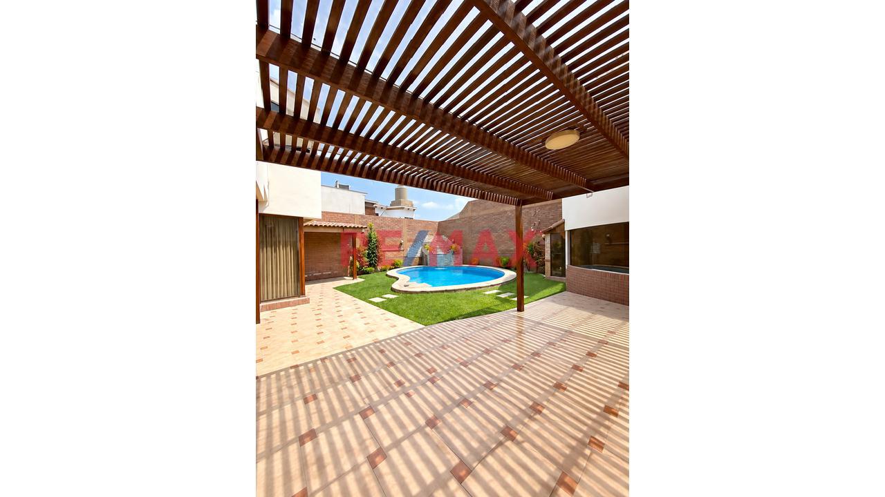 Casa Con Piscina En Rinconada Del Lago | Espacios Para Disfrutar, Compartir Y Vivir Con Privacidad