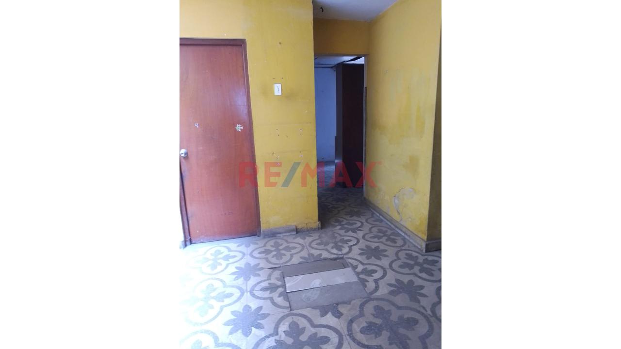 ¡Oportunidad De Inversión En Comas – Casa Como Terreno! - 5