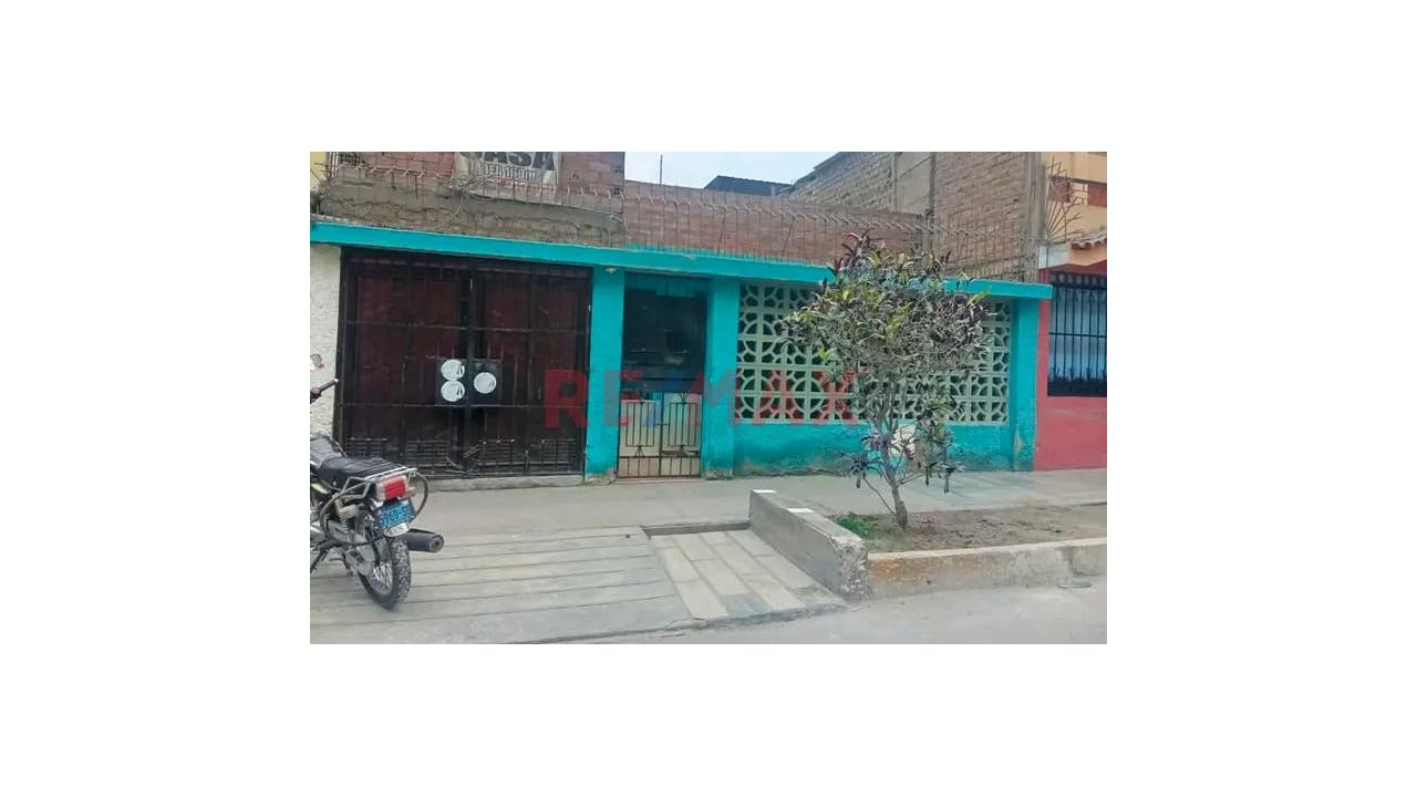 ¡Oportunidad De Inversión En Comas – Casa Como Terreno! - 6