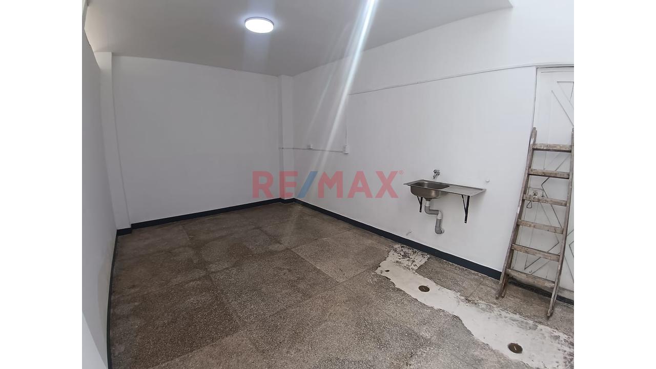 Local Comercial De 150 M² En Av. Aviación | Frente A La Videna | Límite La Victoria Y San Luis — foto 11