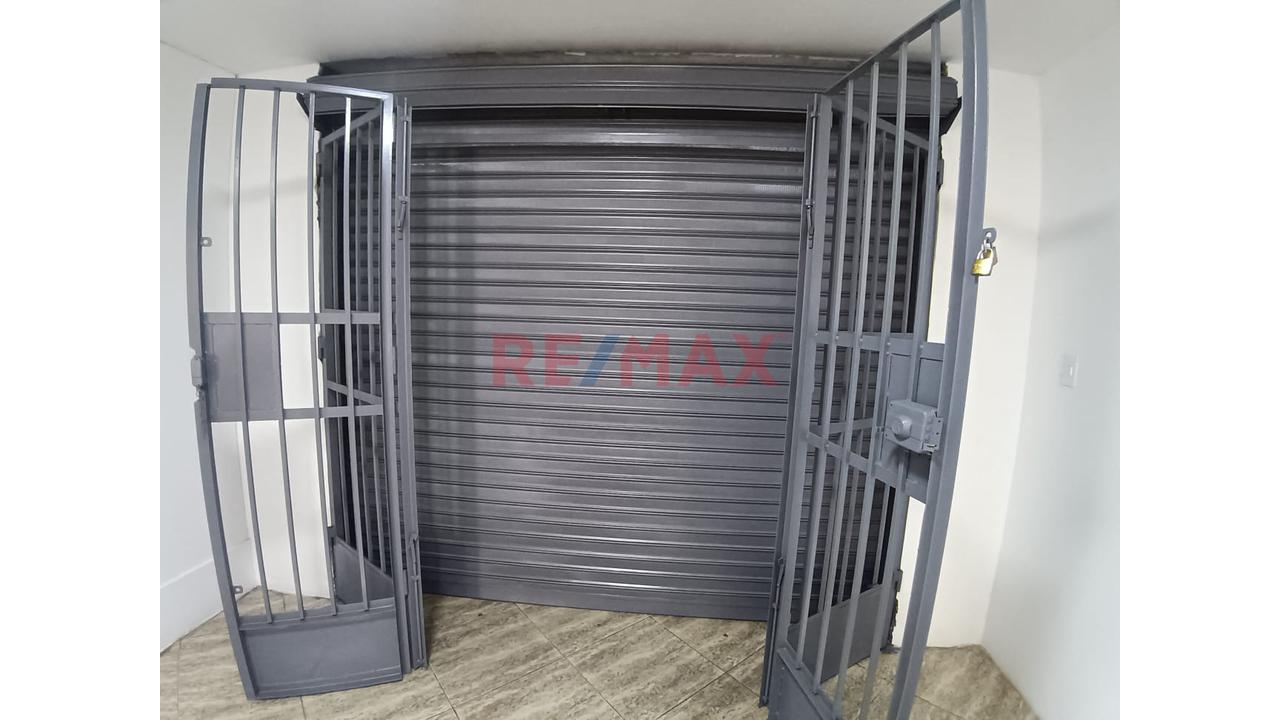 Local Comercial De 150 M² En Av. Aviación | Frente A La Videna | Límite La Victoria Y San Luis — foto 2
