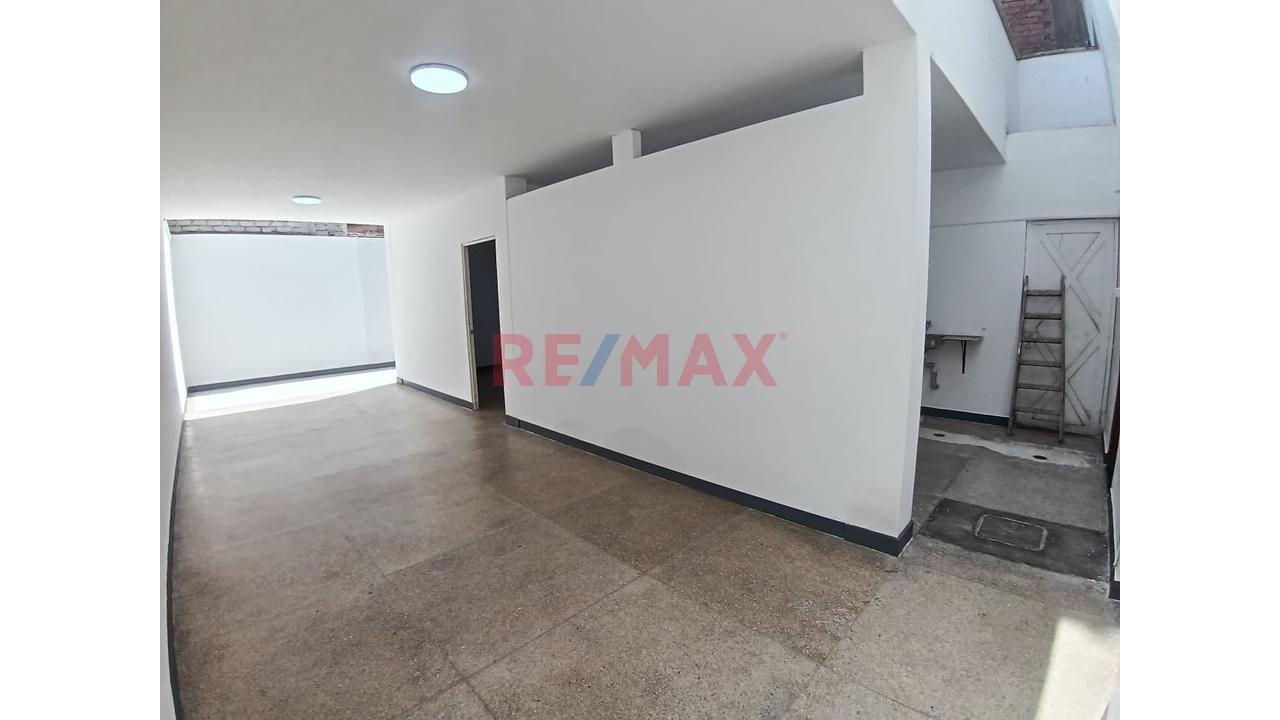 Local Comercial De 150 M² En Av. Aviación | Frente A La Videna | Límite La Victoria Y San Luis — foto 10