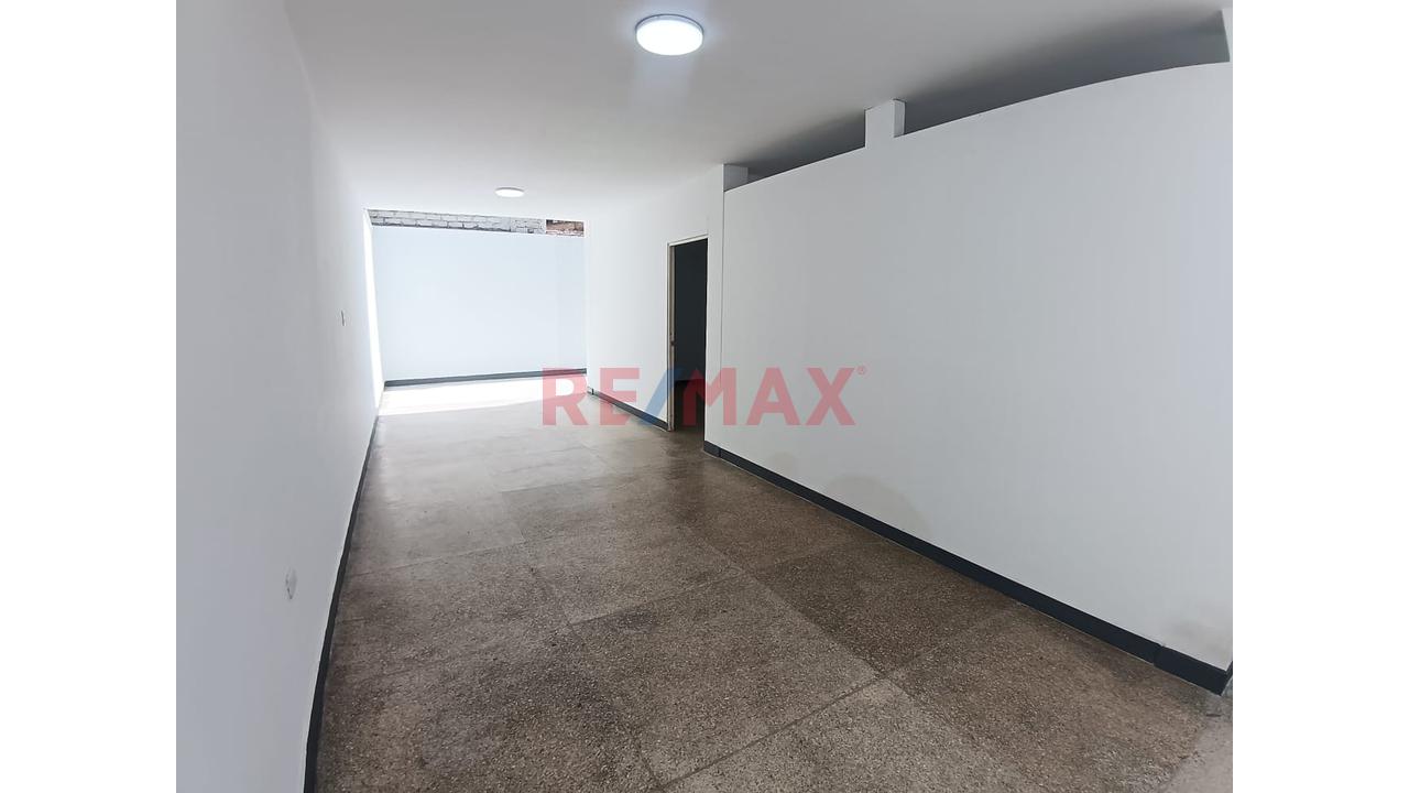 Local Comercial De 150 M² En Av. Aviación | Frente A La Videna | Límite La Victoria Y San Luis — foto 12