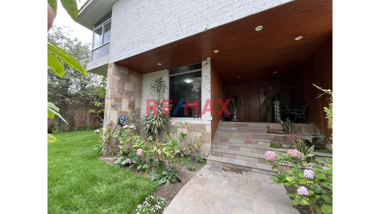 Exclusiva Casa En Alquiler En Quinta Privada En Yanahuara - 1
