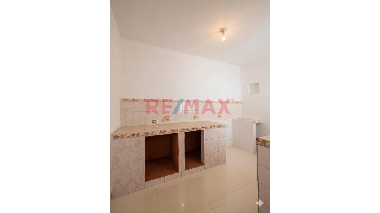 Venta Casa De 2 Pisos - 120Mts2- Espalda Comisaria Bayovar - 4