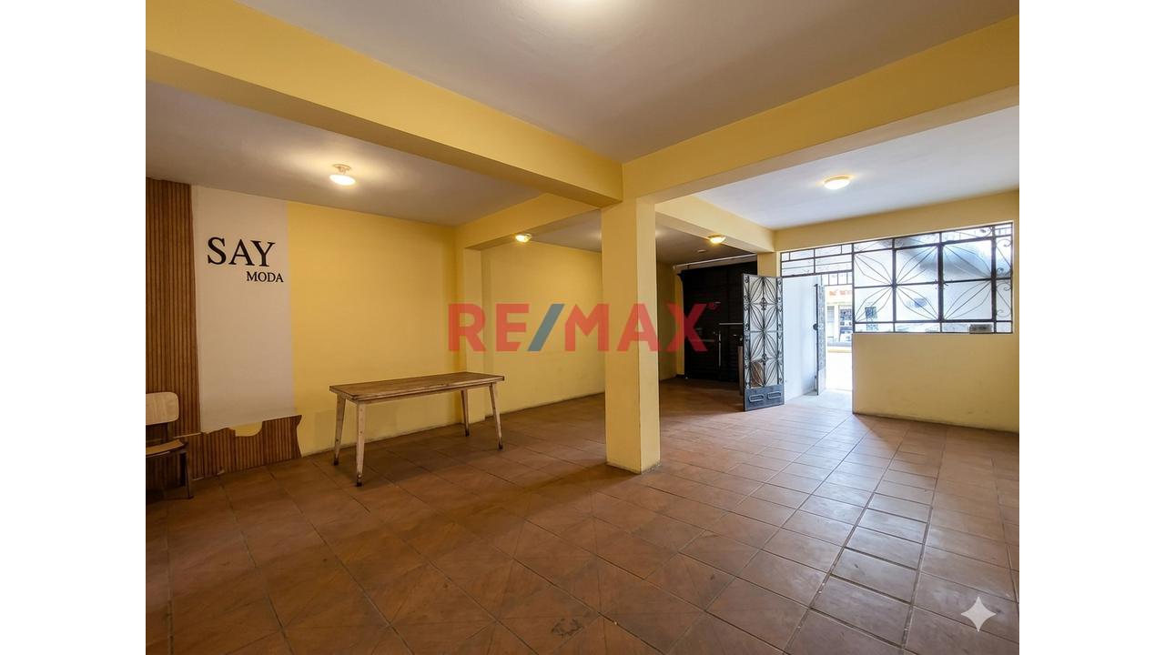 Venta Casa De 2 Pisos - 120Mts2- Espalda Comisaria Bayovar