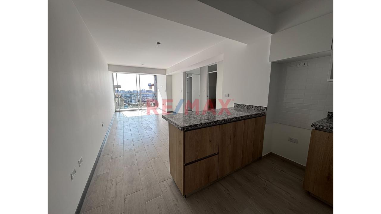 Departamento De Estreno De 3 Dormitorios En Surco (Límite Con Barranco)