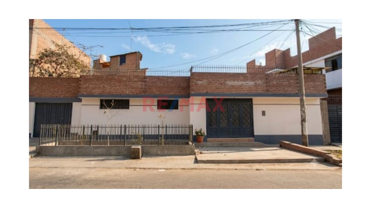 Se Alquila Casa De 182 M² Con Cochera En Urb. Los Libertadores Smp