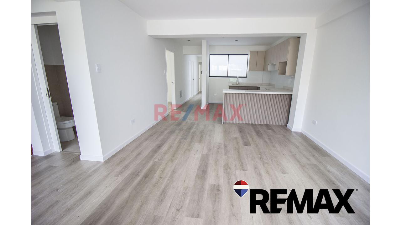 Se Vende Departamento Sexto Piso Estreno Frente A Parque San Juan De Miraflores