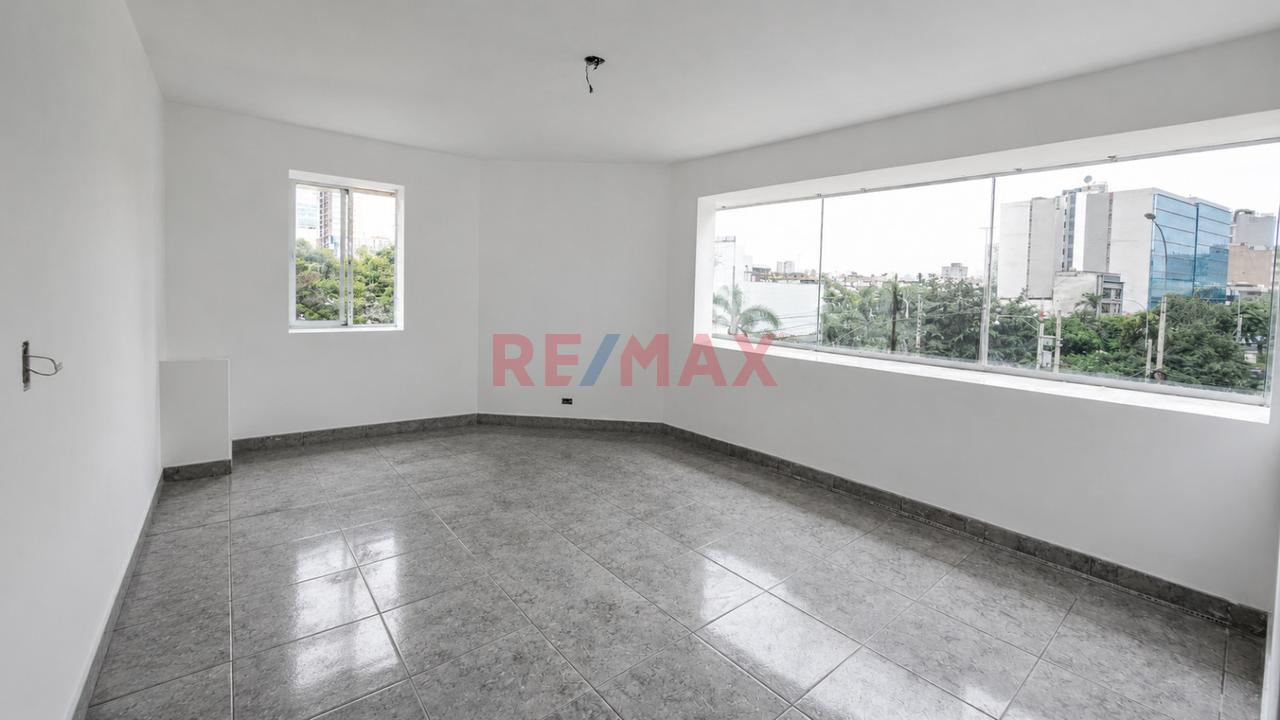 Local Estratégico En El Corazón De Miraflores | Vista A La Calle — foto 3