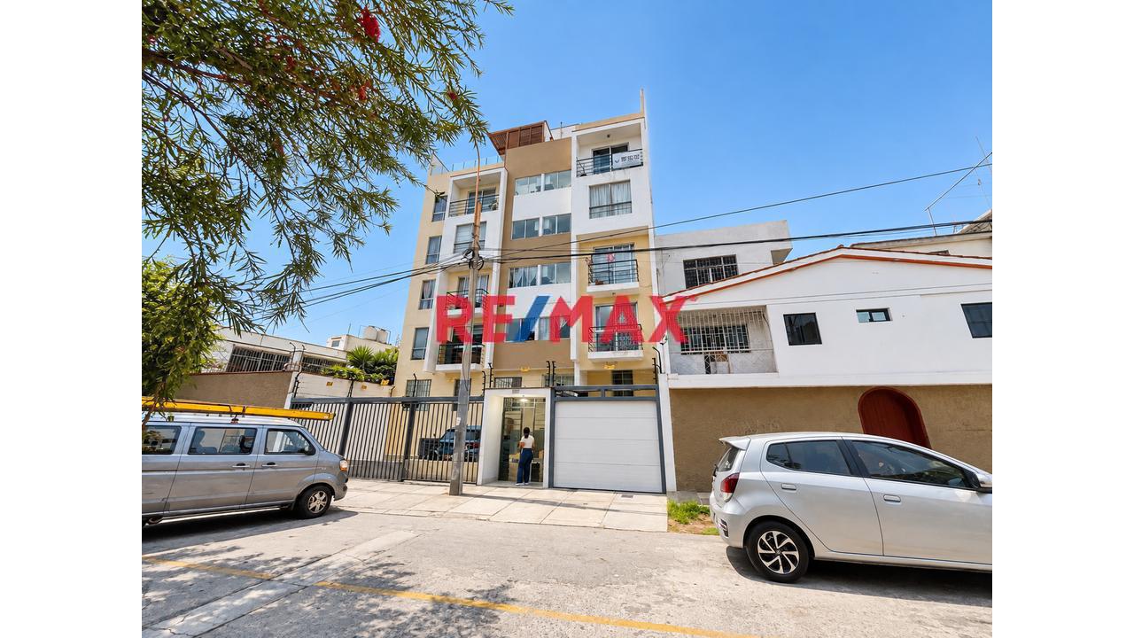 Departamento En Venta En Los Cipreses, Cercado De Lima