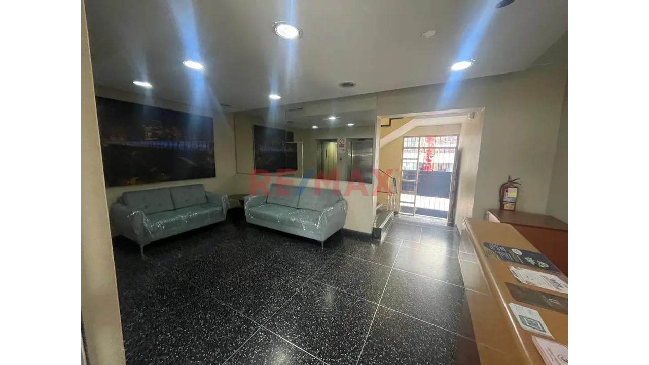 Oficina En Venta En Miraflores | 36 M² A Pasos Del Parque Kennedy — foto 2