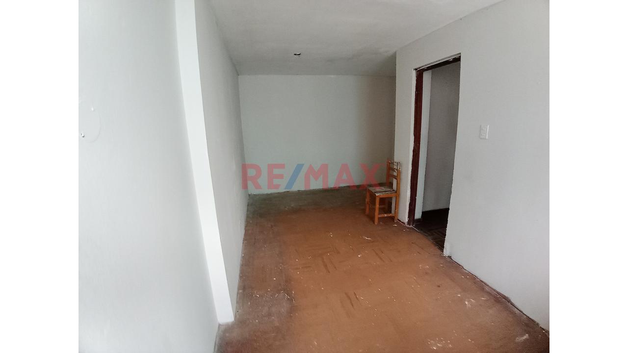🏡 La Perla | Casa De 3 Pisos Con 6 Habitaciones, Cochera Para 2 Autos Y Potencial Para 5 Pisos — foto 9