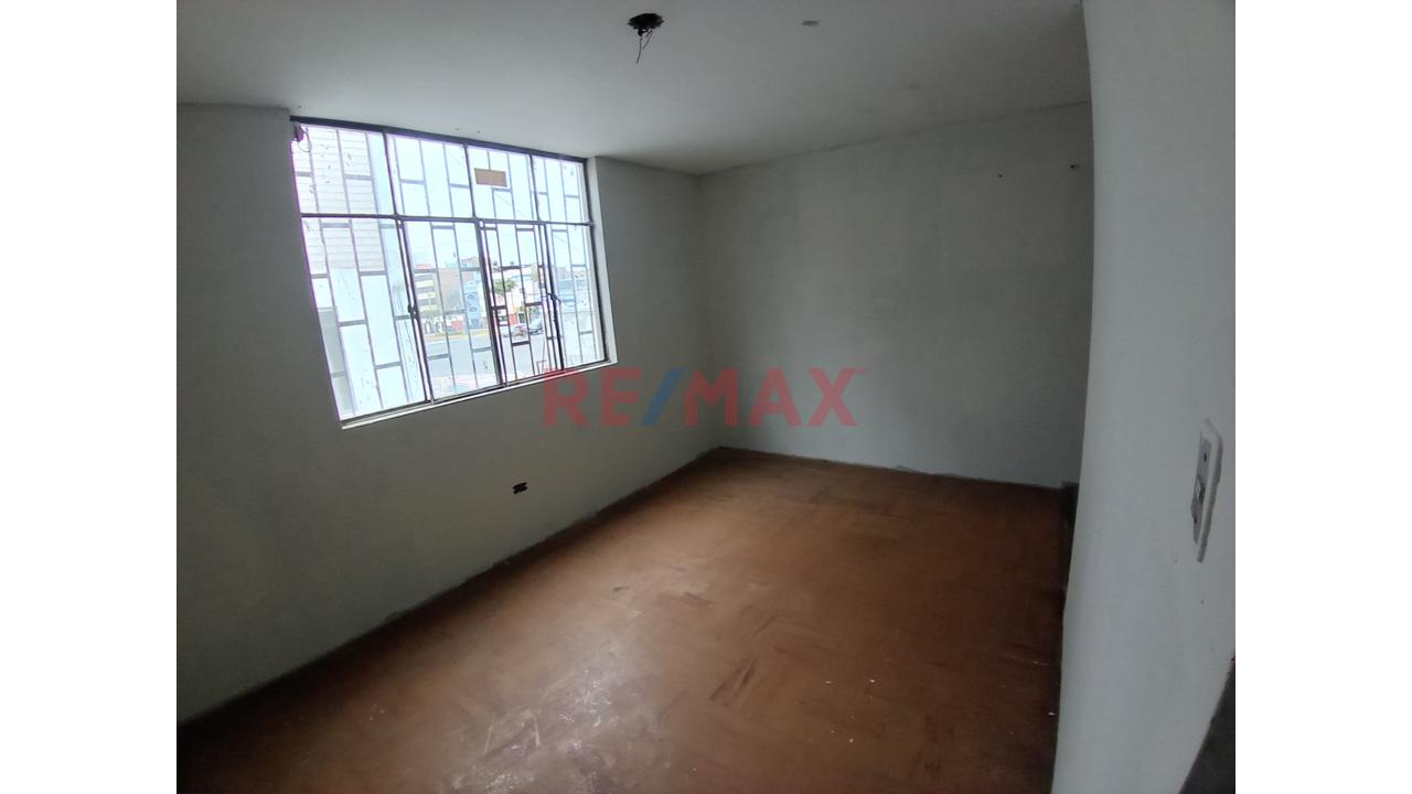 🏡 La Perla | Casa De 3 Pisos Con 6 Habitaciones, Cochera Para 2 Autos Y Potencial Para 5 Pisos — foto 8