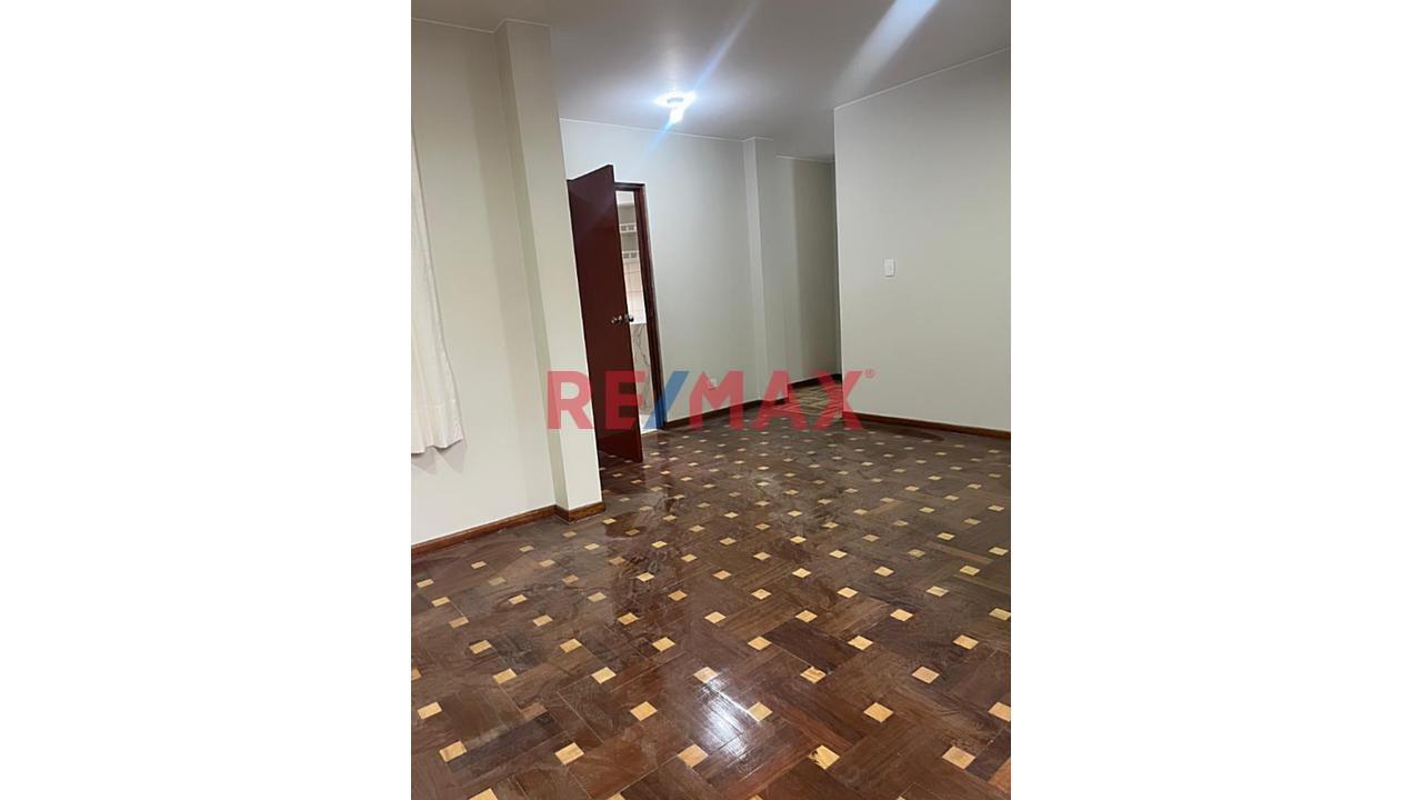 🏡 Alquiler De Departamento En La Molina – Seguridad Y Excelente Ubicación