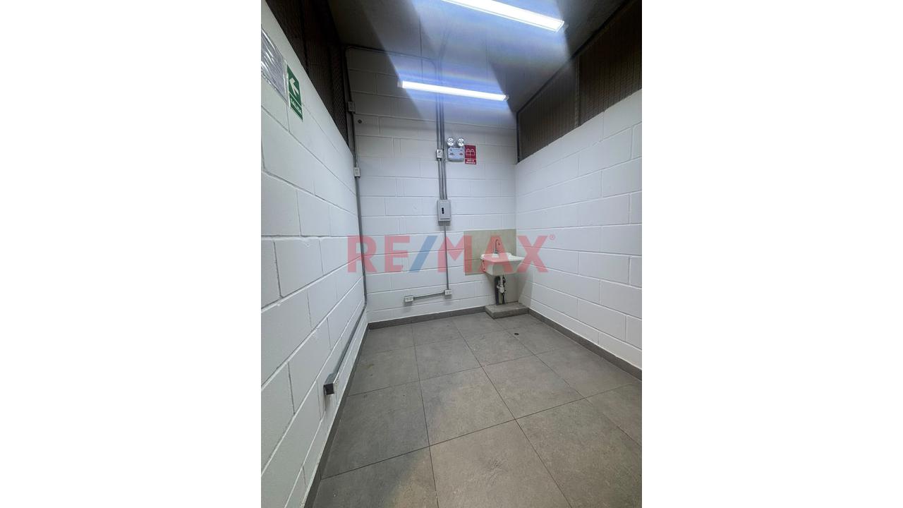 Vendo Local Comercial En Primer Piso De Colonial Market! Negociable - 4