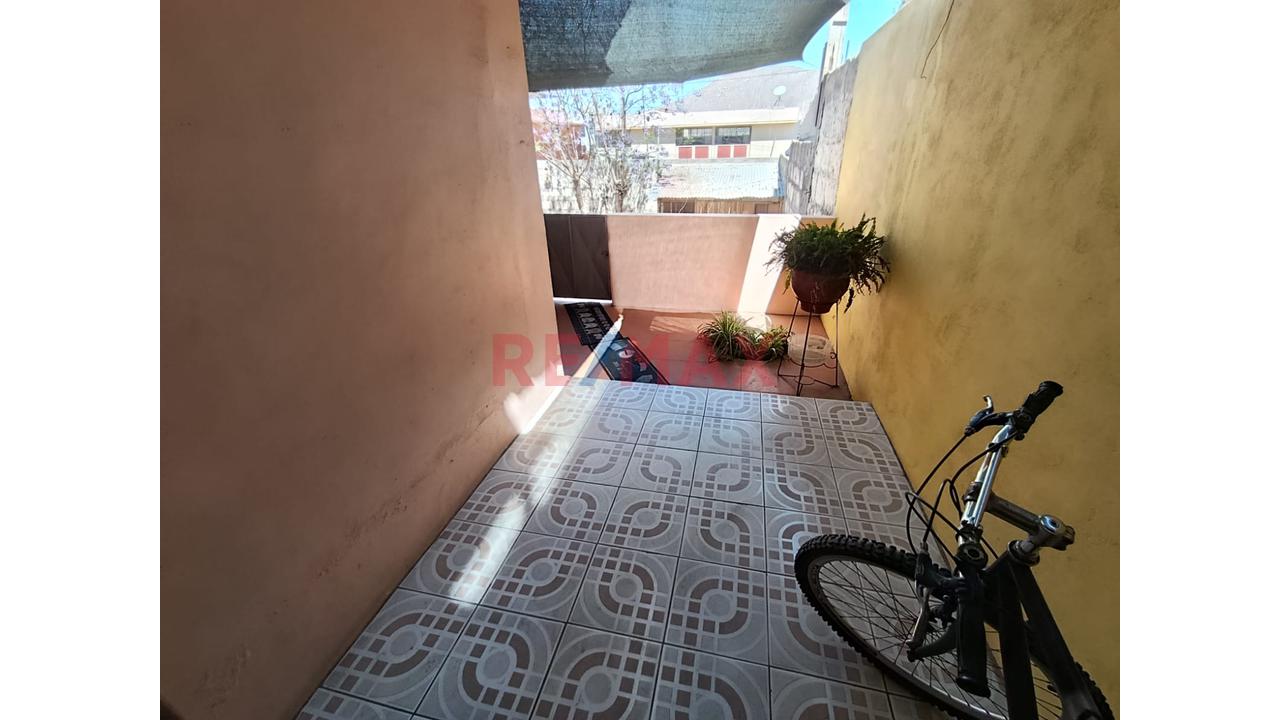 Casa En Venta Av. Principal - Jacobo Hunter - 7