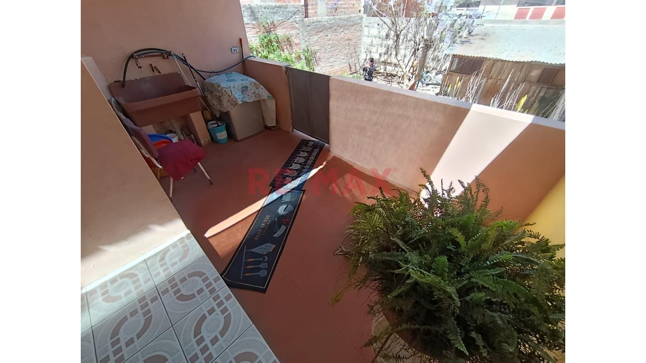Casa En Venta Av. Principal - Jacobo Hunter - 15